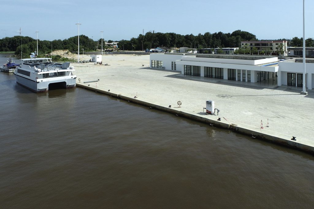 Terminal Fluvial de Passageiros do Soyo