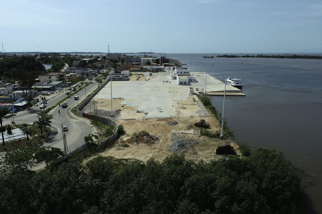 Terminal Fluvial de Passageiros do Soyo